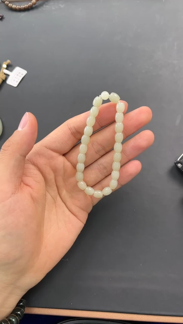 未镶嵌手串和田玉且末青白手串卡6微色差