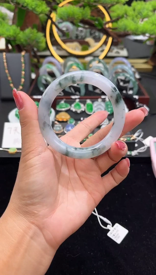 未镶嵌手镯翡翠手镯