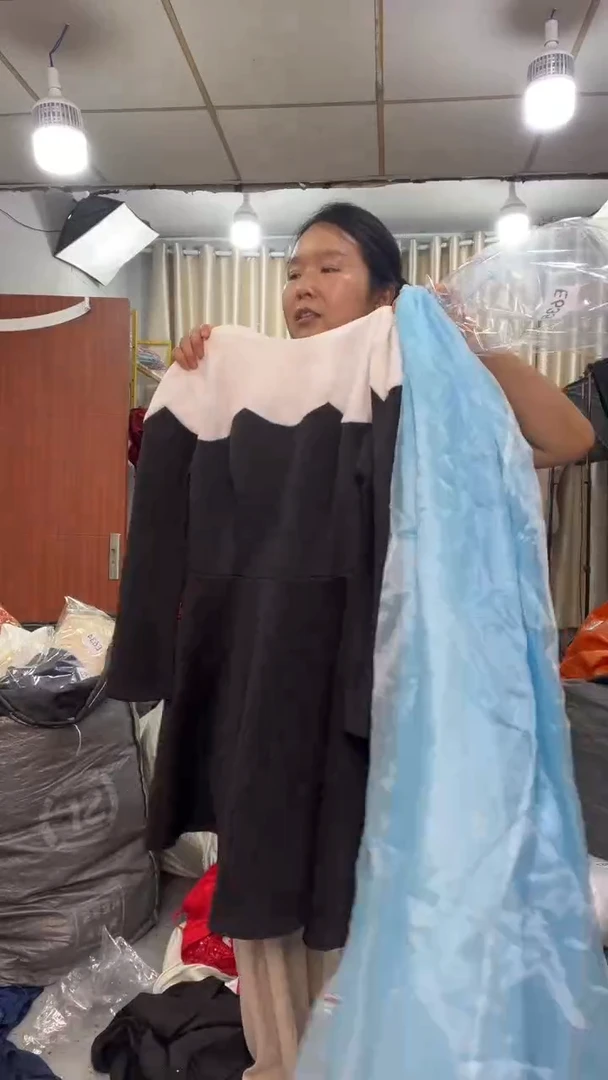 二蛋礼服=现在都是瑕疵款