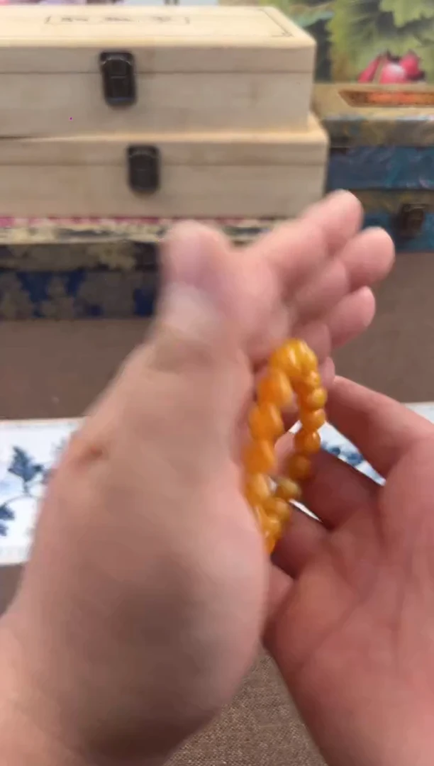 蜜蜡颈饰未镶嵌..................