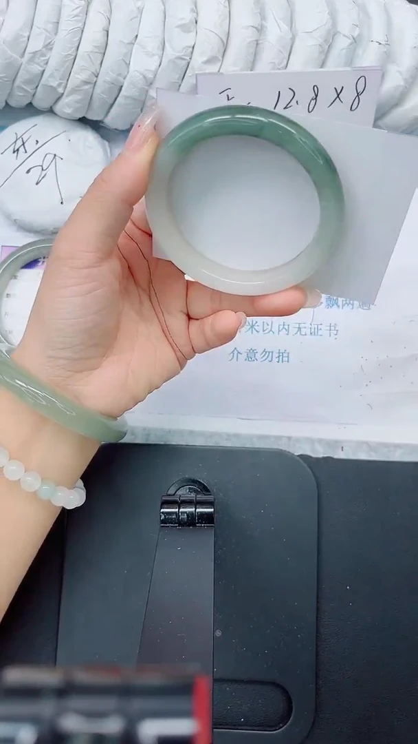 石英质玉手镯未镶嵌130-58