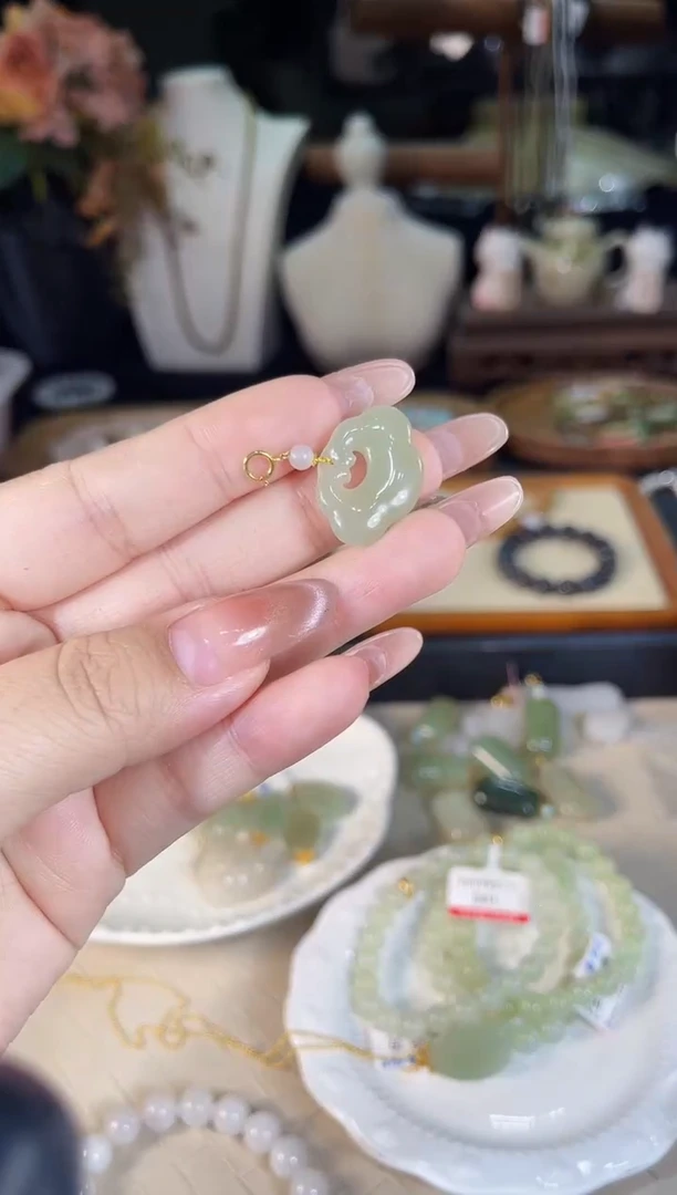 和田玉银S925镶嵌吊坠(不含链)多样性发货其一