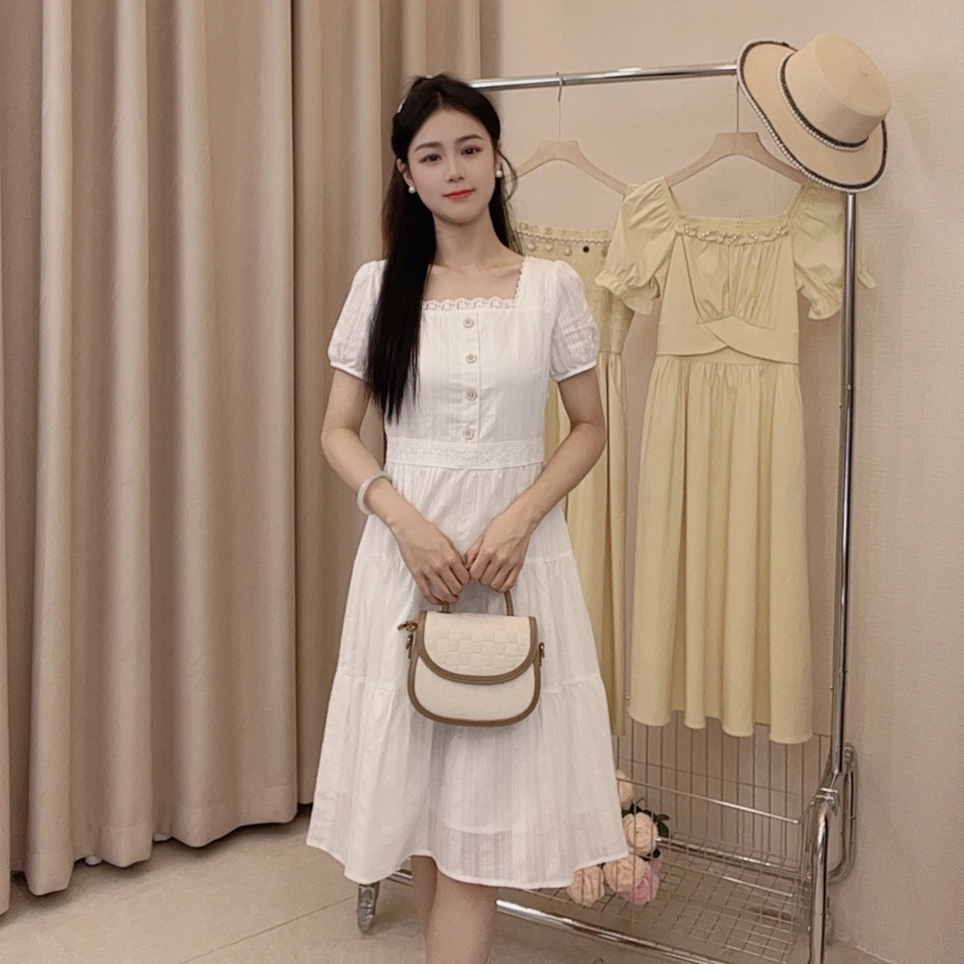 【芊朵 】2025夏季新款法式显瘦气质白色裙子方领初恋蕾丝连衣裙