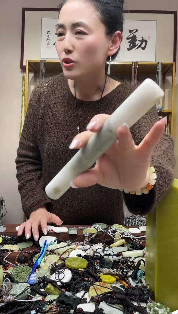 未镶嵌岫玉吊坠`多样性发货拍一发一