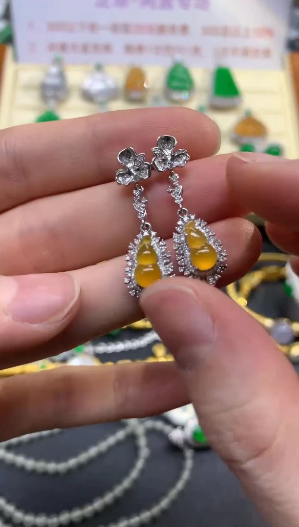 翡翠18K金镶嵌耳饰耳饰|8000+800