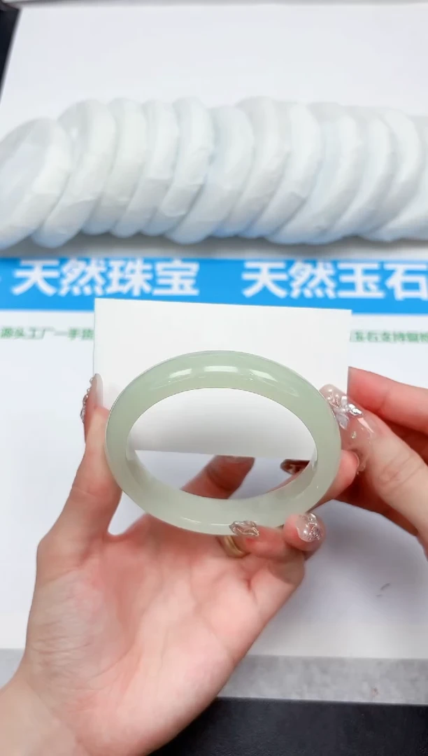 未镶嵌手镯石英质玉113-59.8