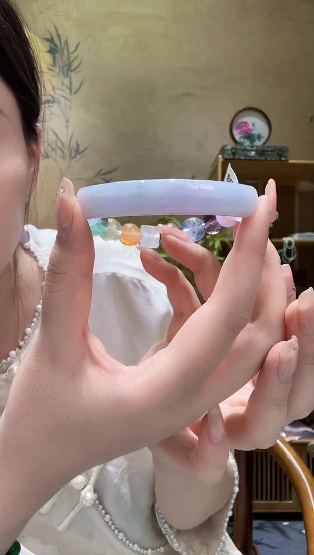 翡翠未镶嵌颈饰手牌