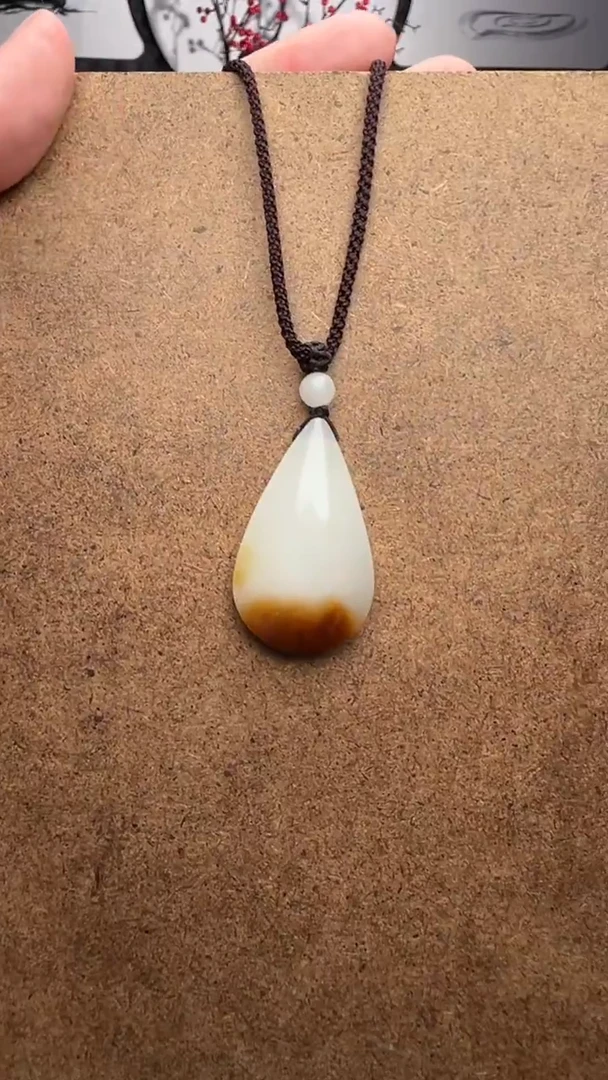 颈饰未镶嵌和田玉J