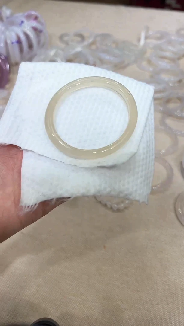 【闪购商品】玛瑙/玉髓手镯未镶嵌玛瑙手镯高冰透玉石手镯