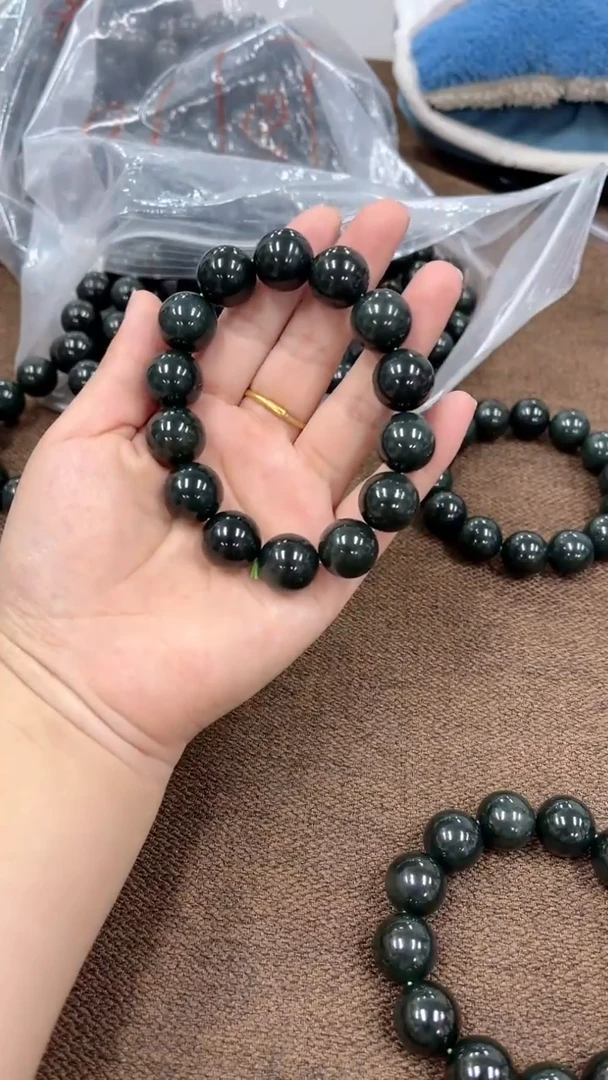 和田玉未镶嵌颈饰FL