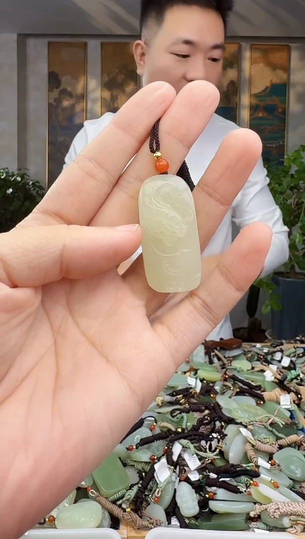 未镶嵌和田玉挂件拍一发一