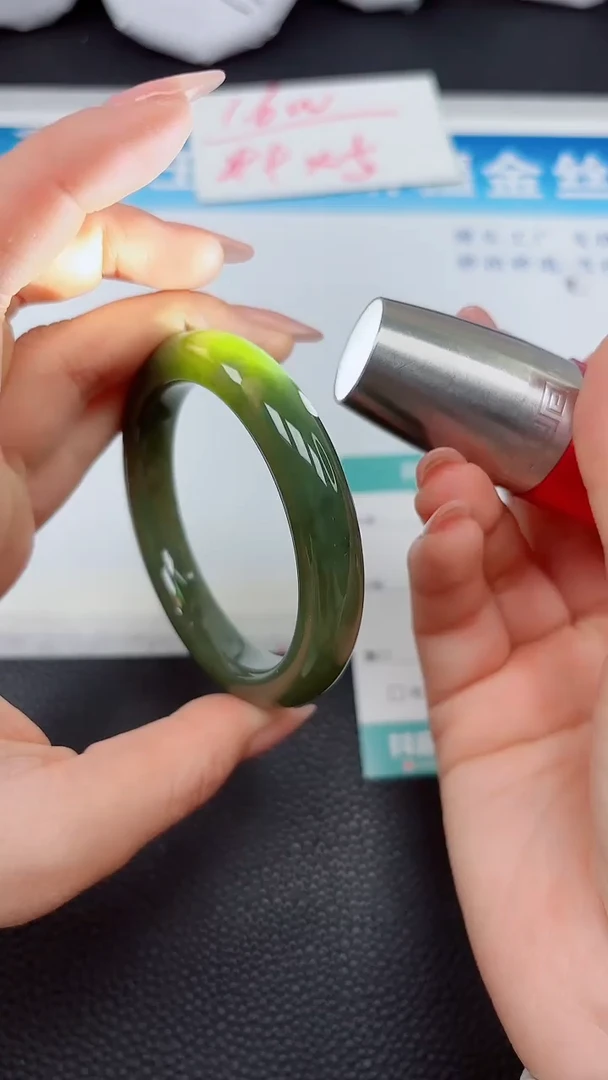 【闪购商品】和田玉手镯未镶嵌370