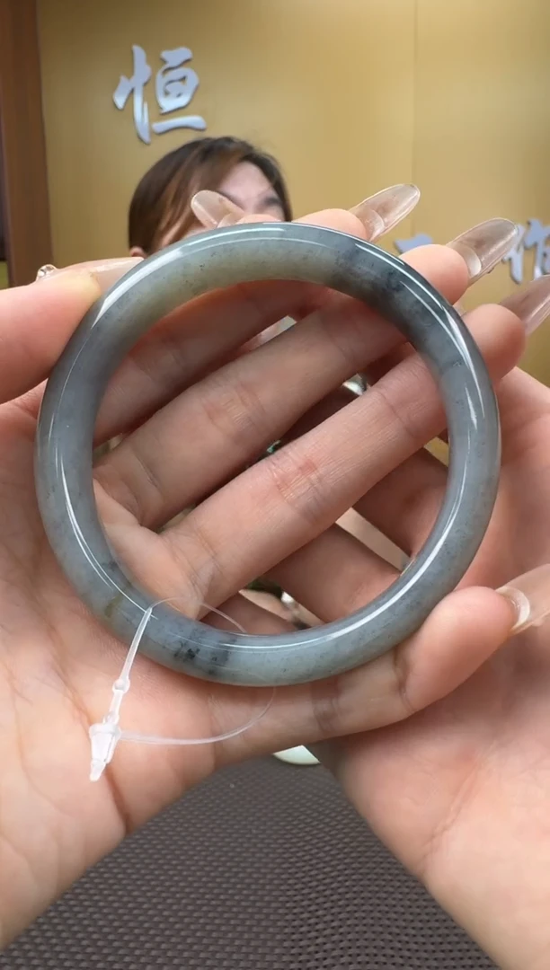 【闪购商品】和田玉手镯未镶嵌59