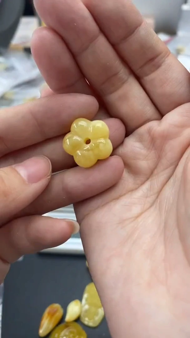 琥珀未镶嵌珠宝奇石572