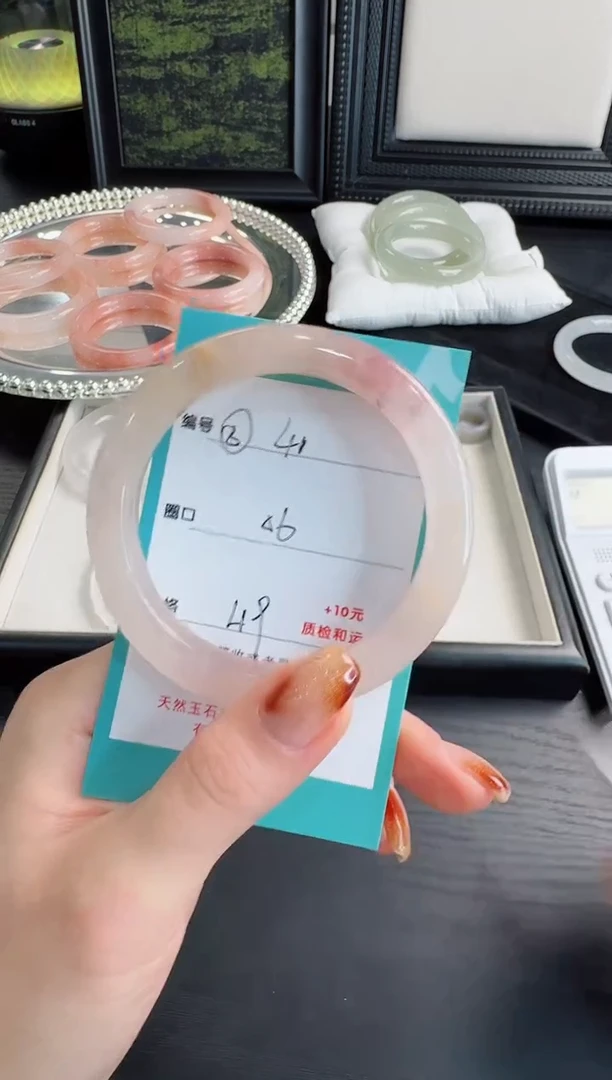 未镶嵌手镯石英质玉41