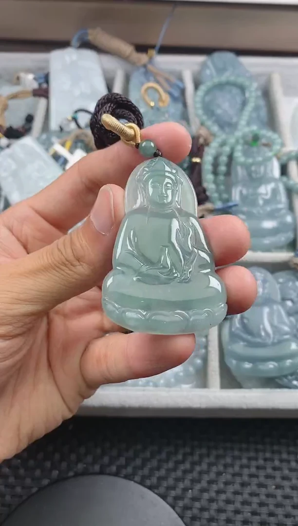 翡翠未镶嵌颈饰