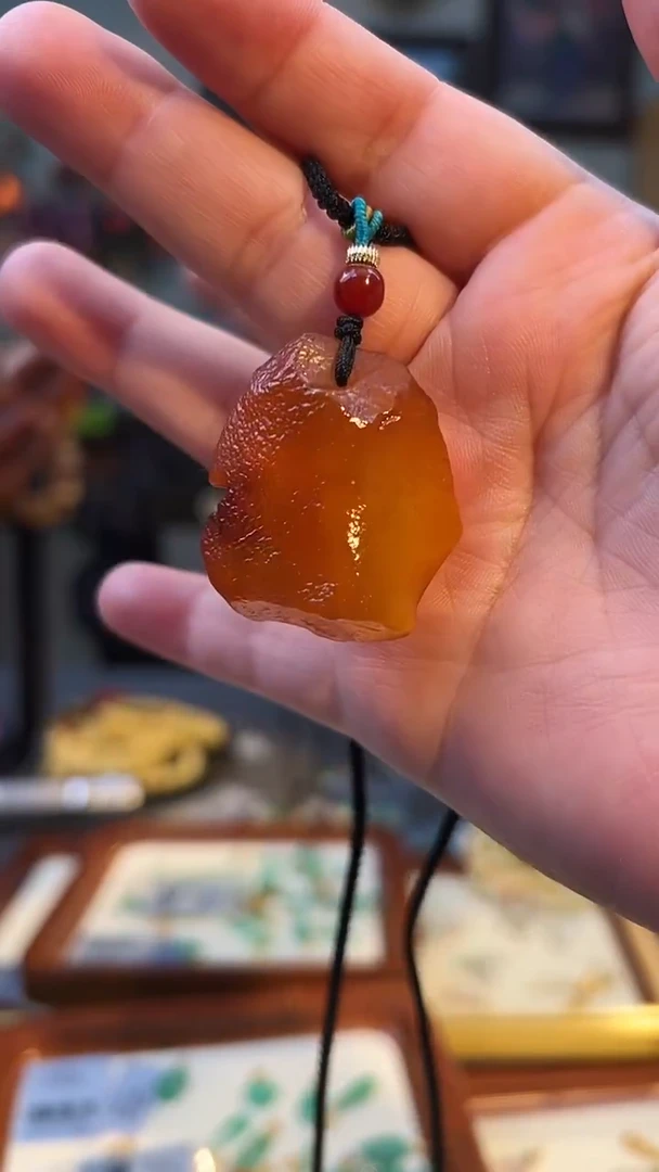 琥珀颈饰未镶嵌吊坠