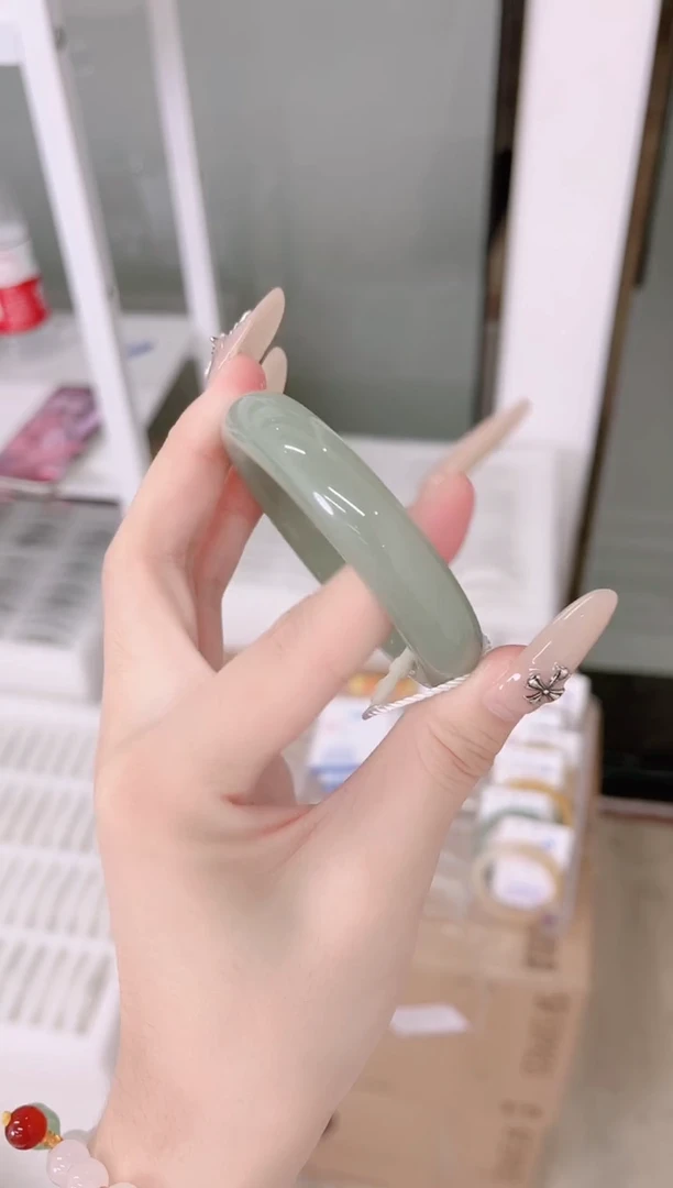 未镶嵌手镯石英质玉52-50D