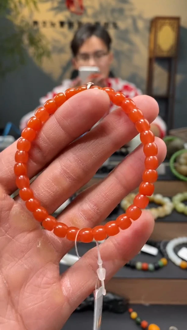 【闪购商品】玛瑙/玉髓-未镶嵌6mm南红极致弧手串