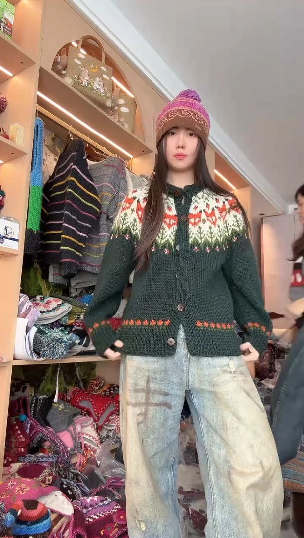 羊毛绿色狐狸毛衣