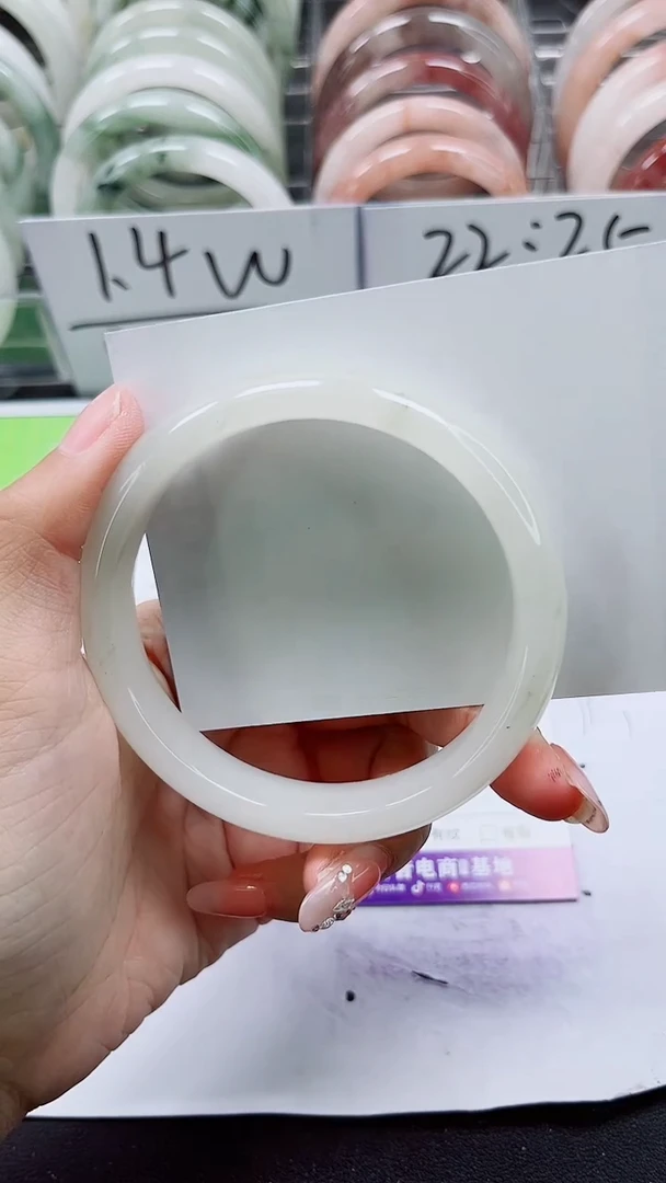 【闪购商品】石英质玉手镯未镶嵌A112-62/63