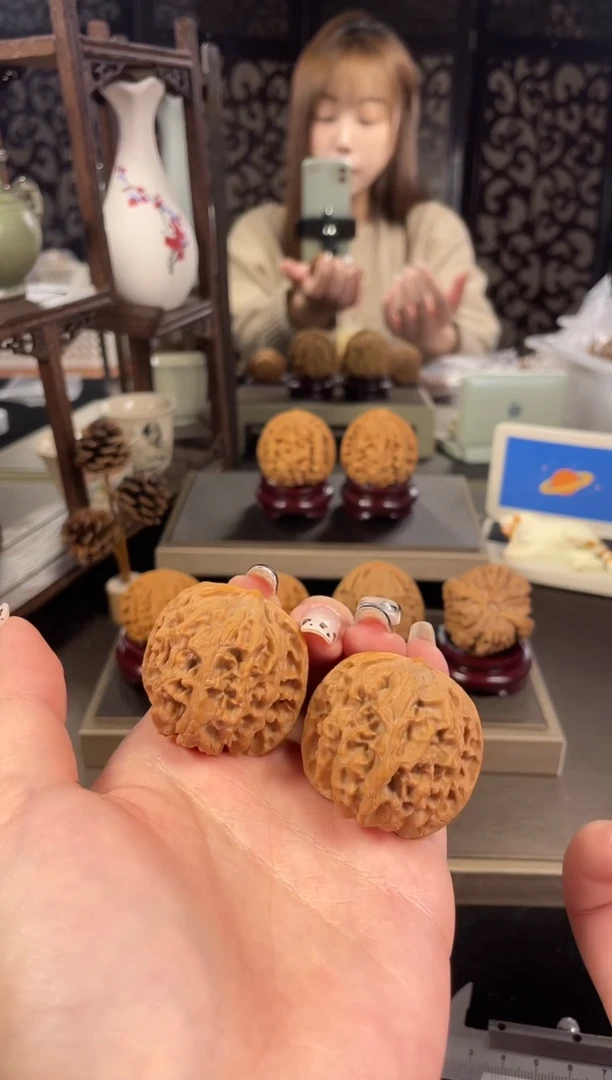 【闪购商品】文玩核桃把件苹果园38尺-5