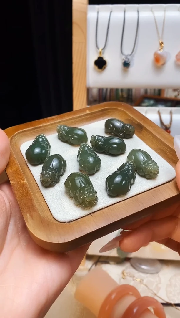 颈饰未镶嵌和田玉99