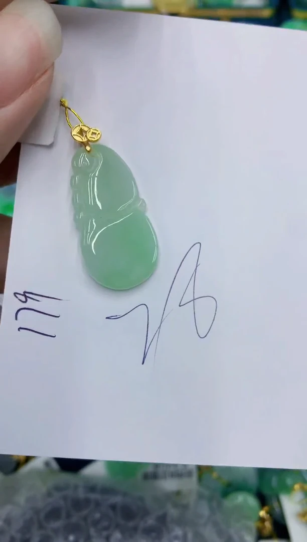 翡翠未镶嵌颈饰1111111111
