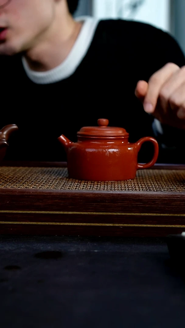 茶壶紫砂   ZQ     老朱泥    德钟   220cc   全手工