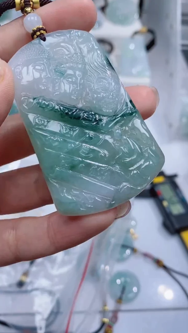 颈饰未镶嵌翡翠吊坠