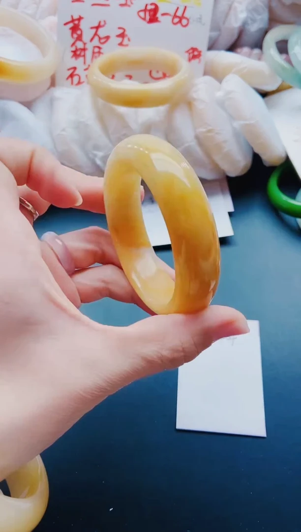 【闪购商品】石英质玉手镯未镶嵌H104-55-56