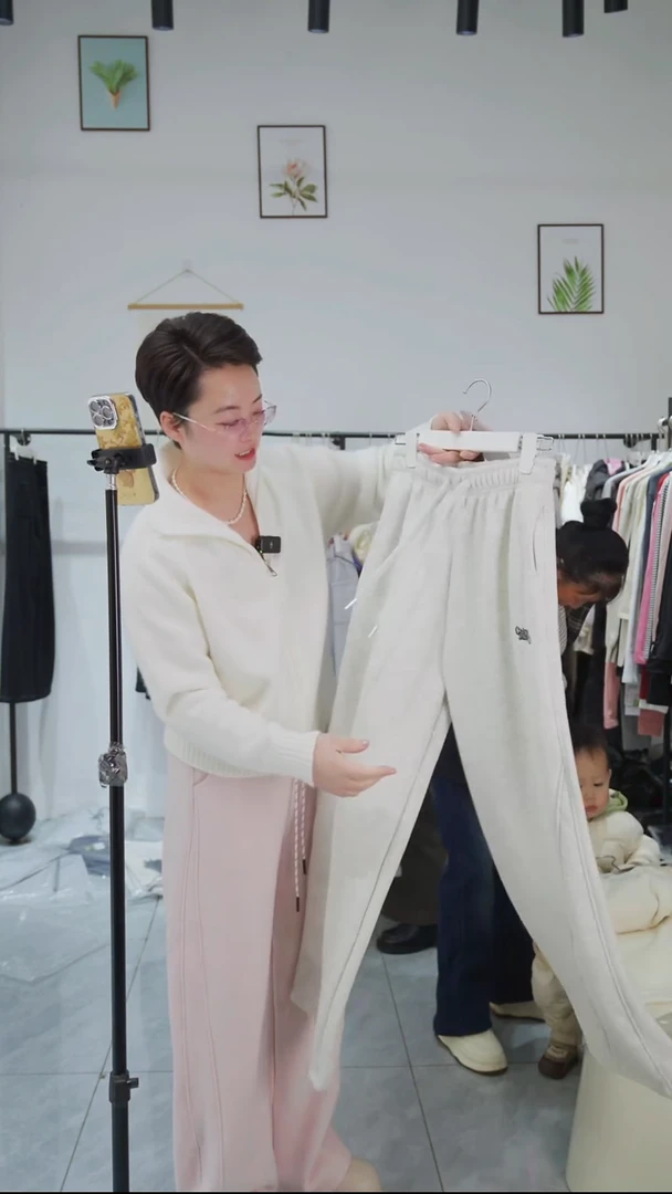 126号 浅灰色加绒女裤