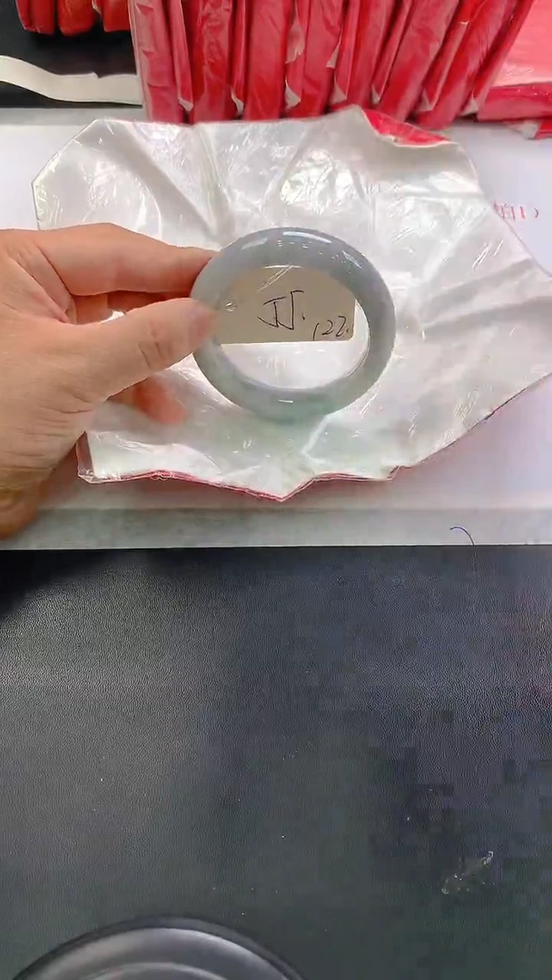未镶嵌手镯翡翠122
