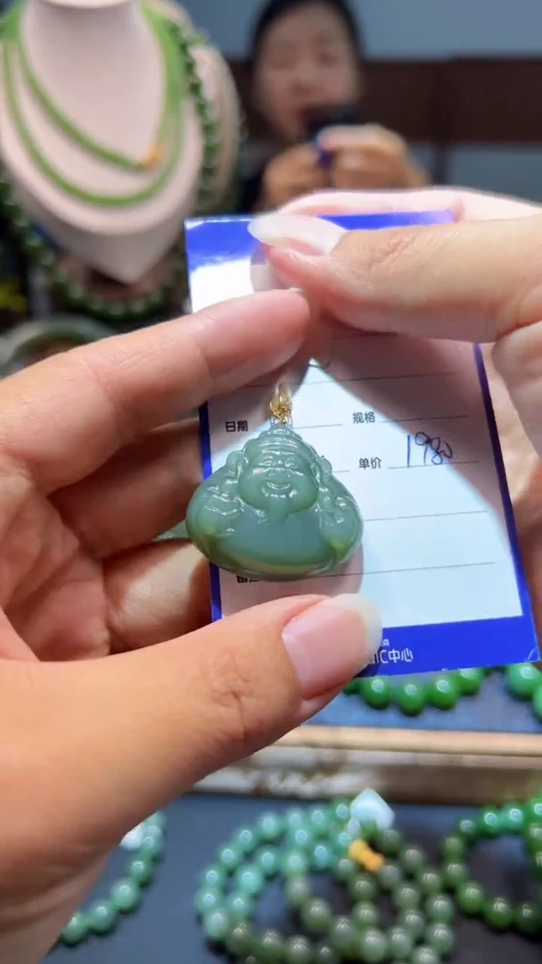 和田玉（碧玉）18K金镶嵌颈饰1