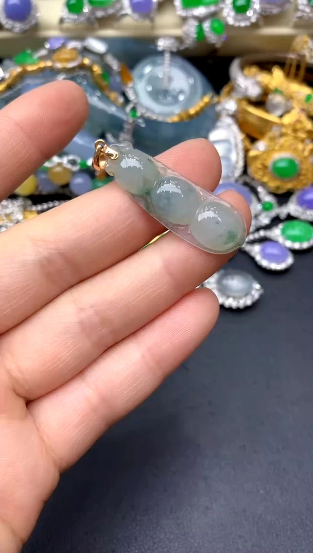 颈饰18K金镶嵌翡翠10-中国好珍宝