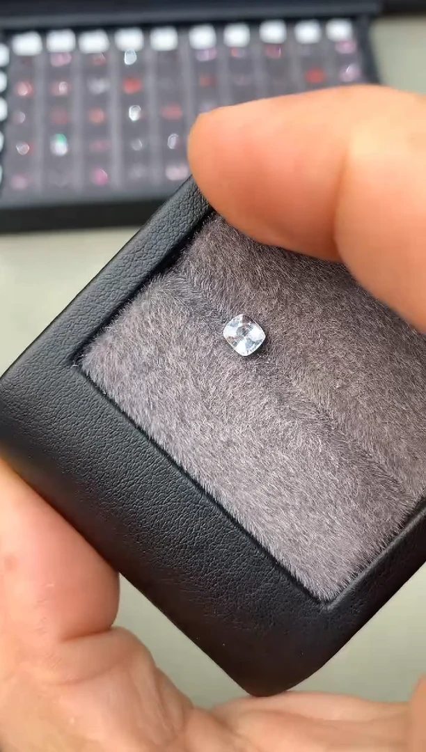 【闪购商品】定制蓝宝石裸石未镶嵌0.67ct 兰卡老烧蓝宝石
