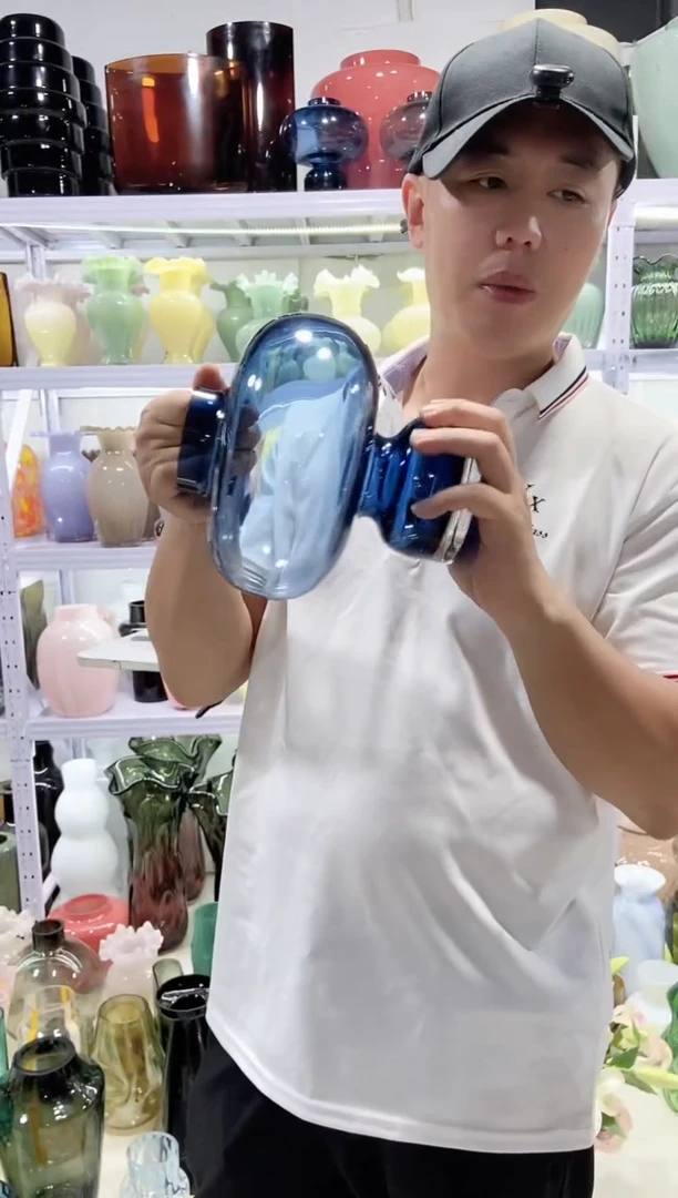 简约蓝色花瓶微瑕介意勿拍