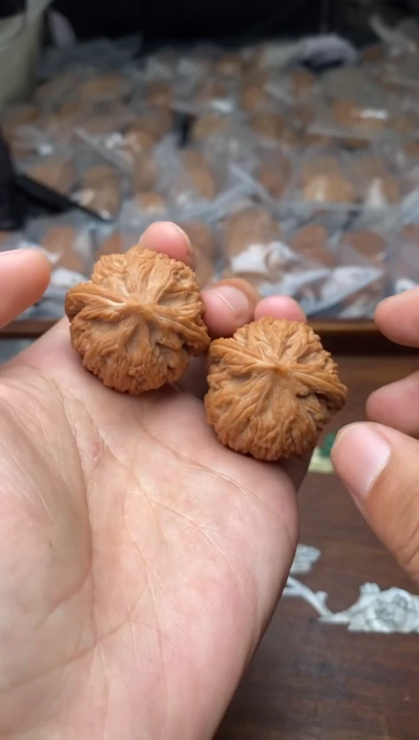 【闪购商品】文玩核桃把件A36号36尺龙珠