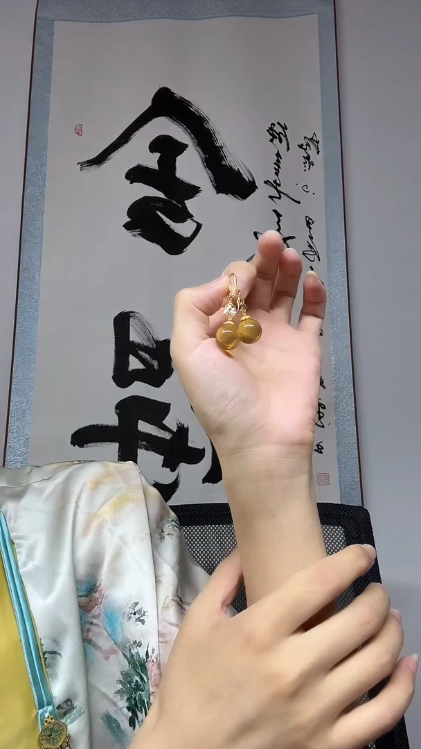 银S925镶嵌琥珀耳饰小何严选