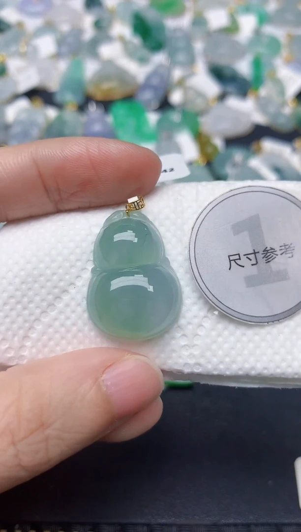 颈饰18K金镶嵌翡翠天然缅甸A货翡翠