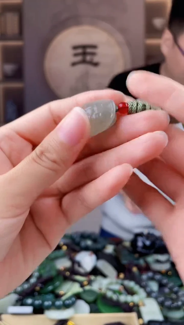 未镶嵌和田玉挂件拍一发一，拍一发一，