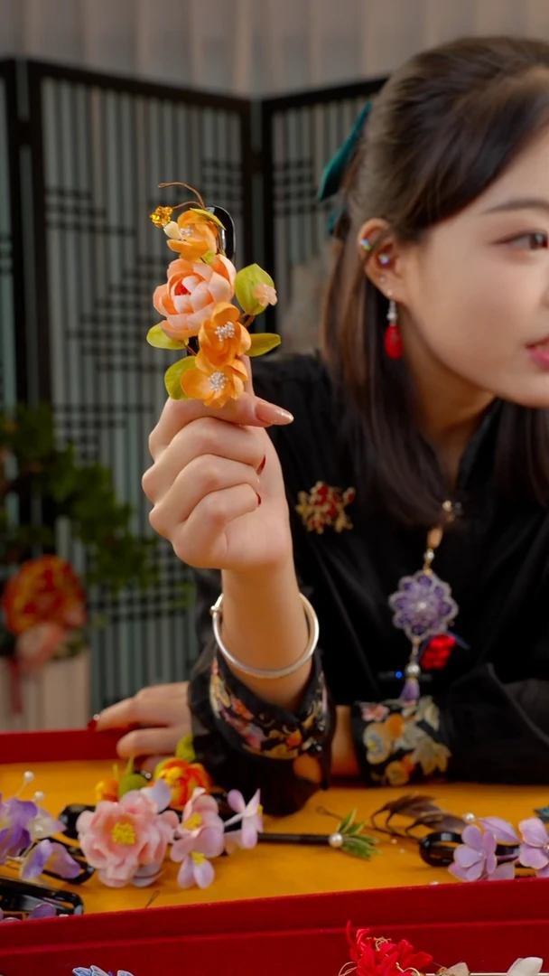 刺绣非遗绒花手工饰品