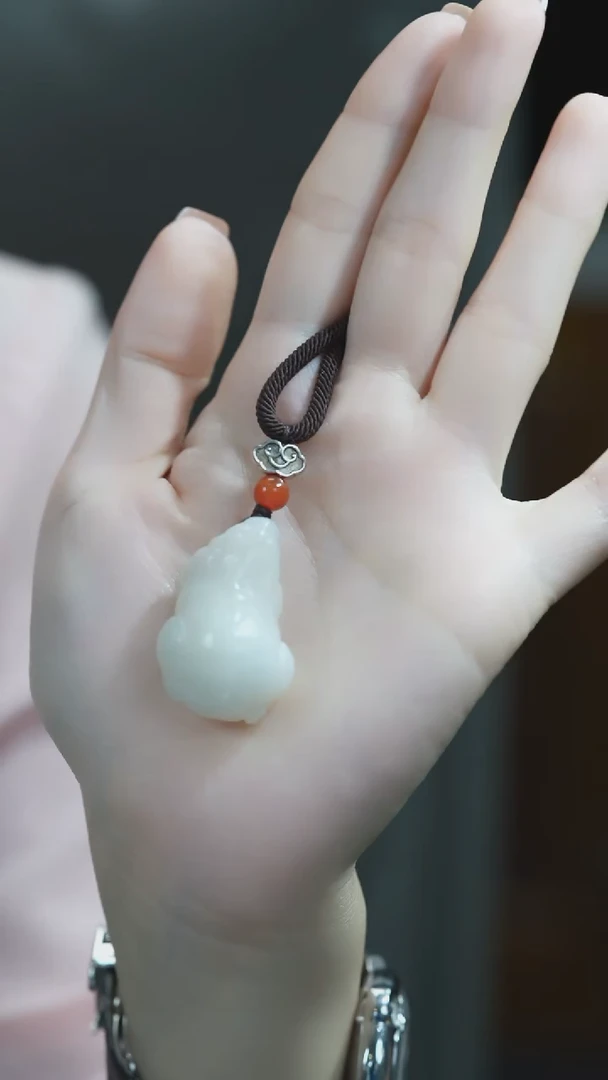 和田玉未镶嵌颈饰貔貅