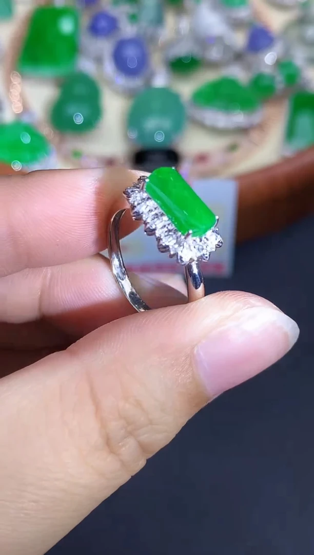 颈饰18K金镶嵌翡翠595-中国好珍宝