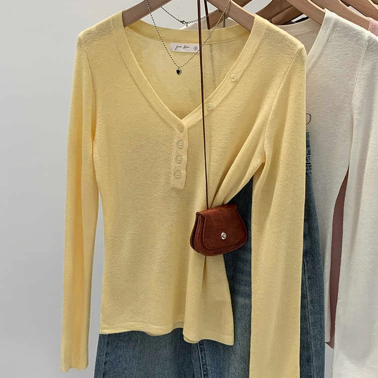 小众别致单排扣V领长袖修身T恤女2025春季新款独特超好看单穿上衣