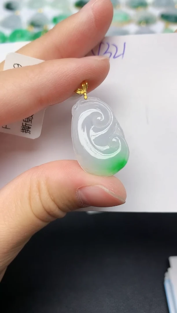 颈饰18K金镶嵌翡翠天然缅甸A货翡翠百元以上9元证书费自理