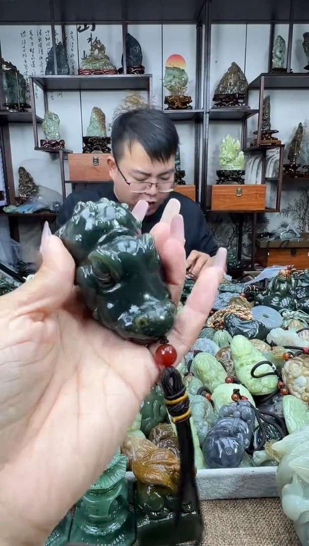 未镶嵌和田玉把件1