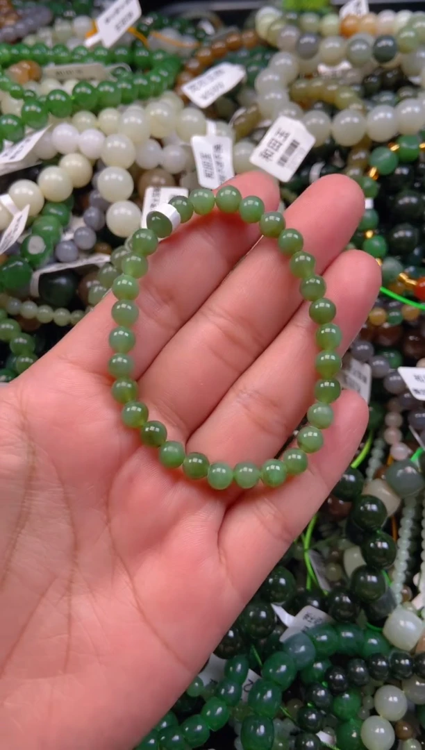 和田玉未镶嵌颈饰1