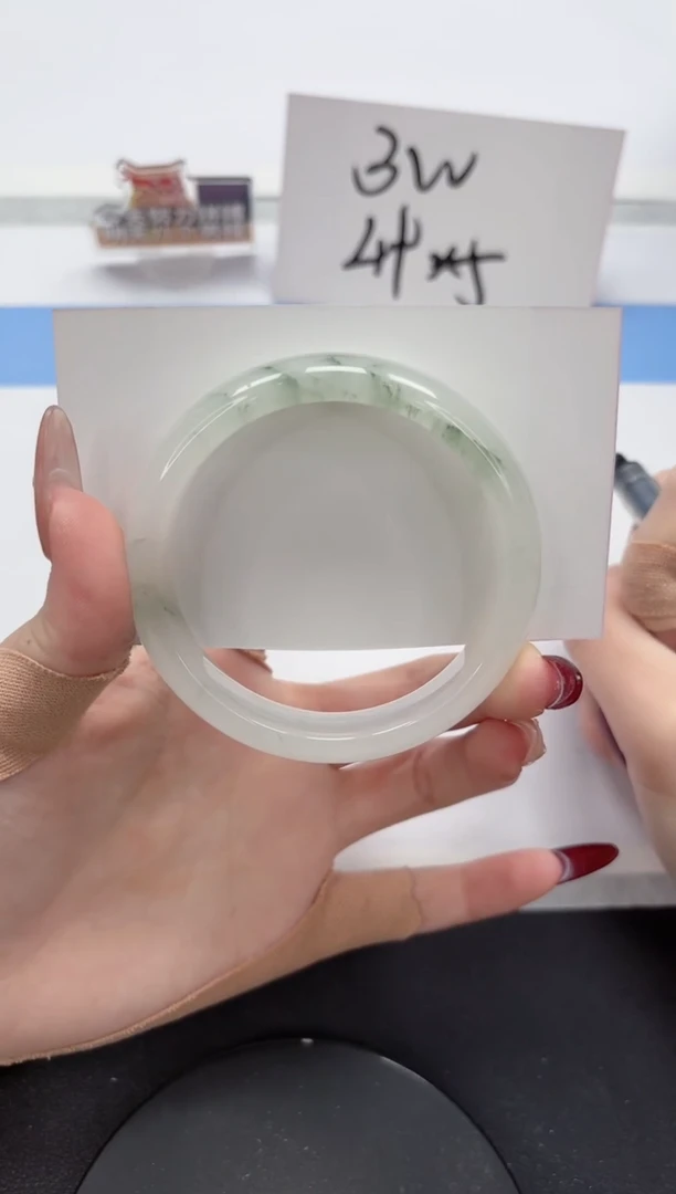 【闪购商品】石英质玉手镯未镶嵌A322-56.7