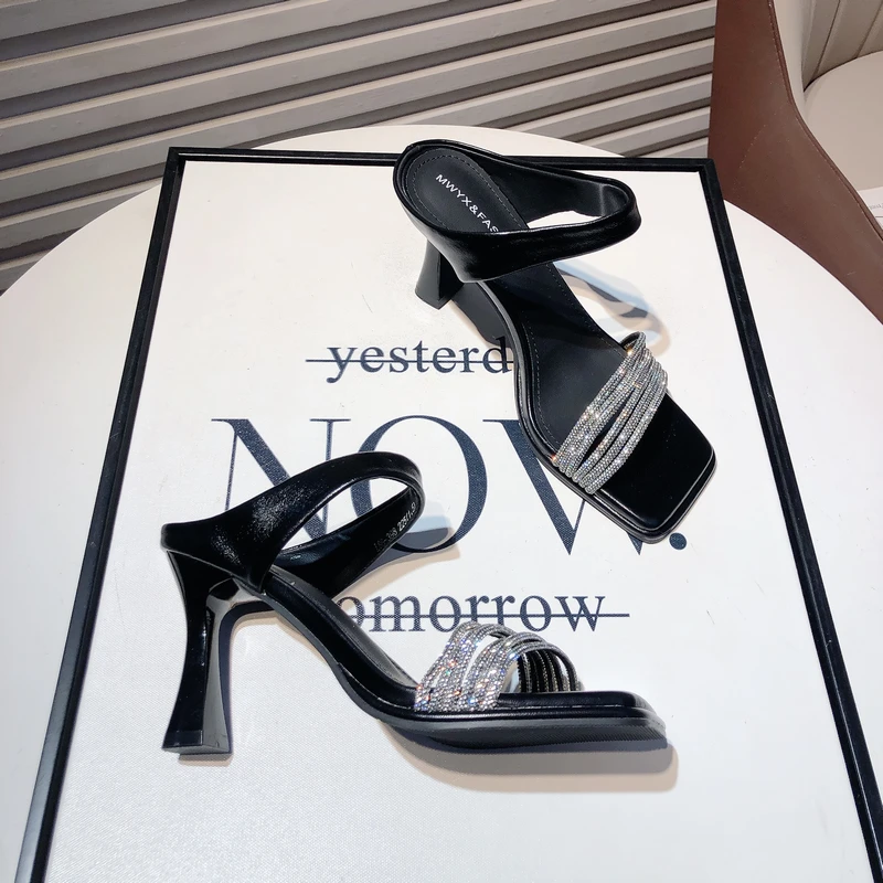 欧美风性感名媛水钻高跟一字拖女2025夏新款气质露趾方头外穿细跟